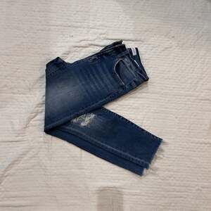 KanCan Mid-Rise Distressed Skinny Jeans in Medium Wash Size 26